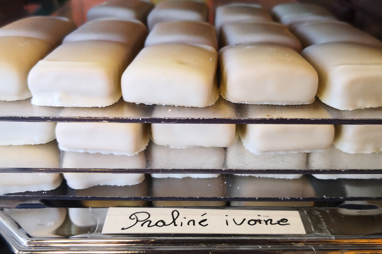 Chocolaterie Cambo-les-Bains, Chocolaterie Pays basque, Dessert personnalisé Cambo-les-Bains, Dessert personnalisé Pays basque, Gateau Basque Cambo-les-Bains, Gateau Basque Pays basque, Patisserie Cambo-les-Bains, Patisserie Pays basque, Salon de thé Cambo-les-Bains, Salon de thé Pays basque, Traiteur Cambo-les-Bains, Traiteur Pays basque