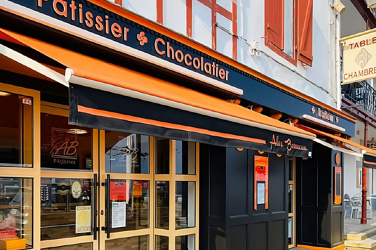 Chocolaterie Cambo-les-Bains, Chocolaterie Pays basque, Dessert personnalisé Cambo-les-Bains, Dessert personnalisé Pays basque, Gateau Basque Cambo-les-Bains, Gateau Basque Pays basque, Patisserie Cambo-les-Bains, Patisserie Pays basque, Salon de thé Cambo-les-Bains, Salon de thé Pays basque, Traiteur Cambo-les-Bains, Traiteur Pays basque